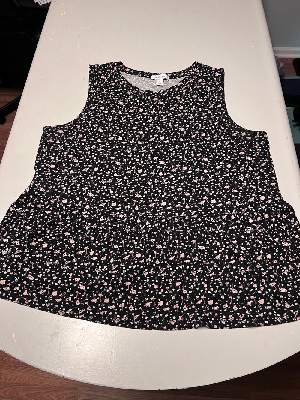 Women's Nine West Black Floral Sleeveless Peplum Top